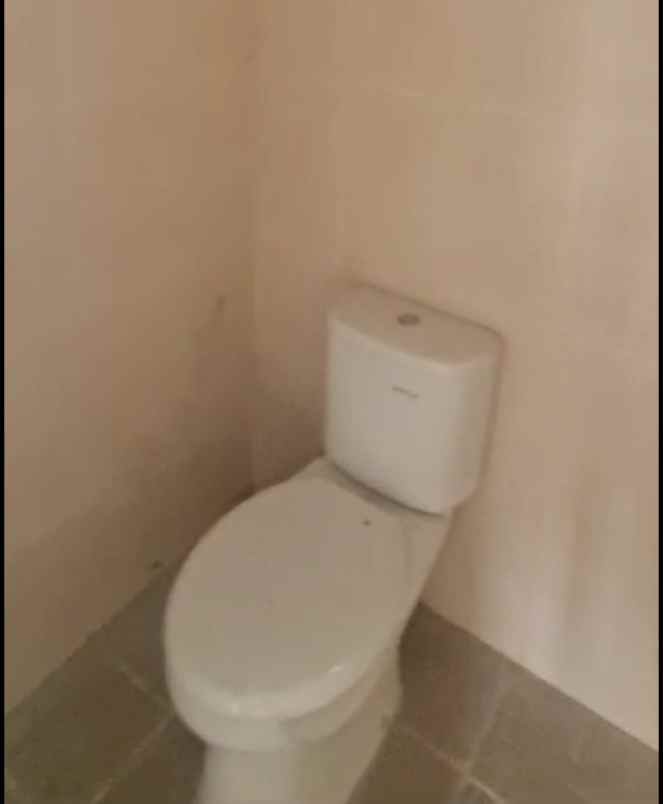 dijual rumah jalan raya mabes tni cilsngkap