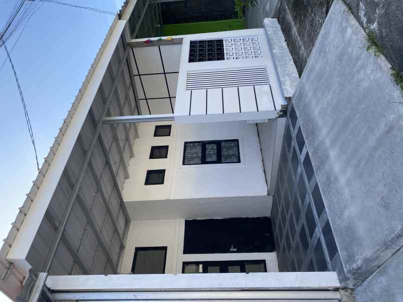 dijual rumah jalan raya megu cisoka