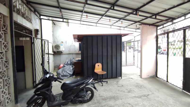 dijual rumah jalan raya pahlawan rempoa