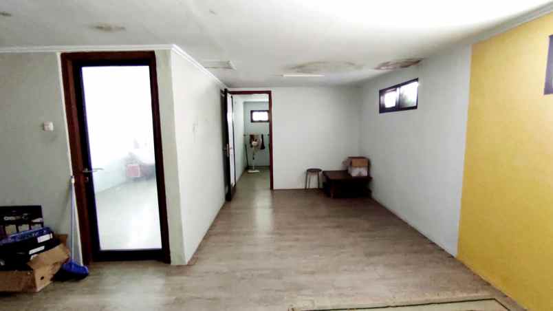 dijual rumah jalan raya pahlawan rempoa
