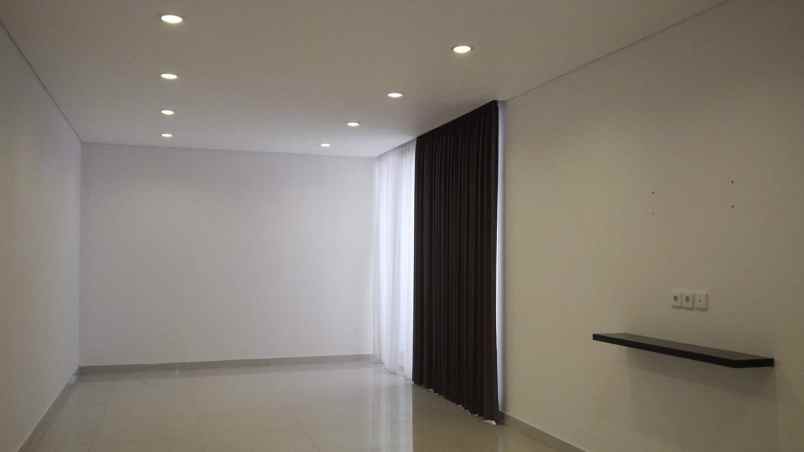 dijual rumah jalan raya puputan