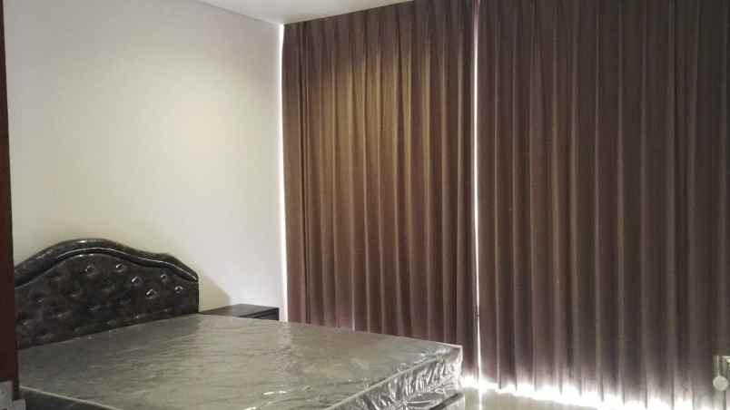 dijual rumah jalan raya puputan