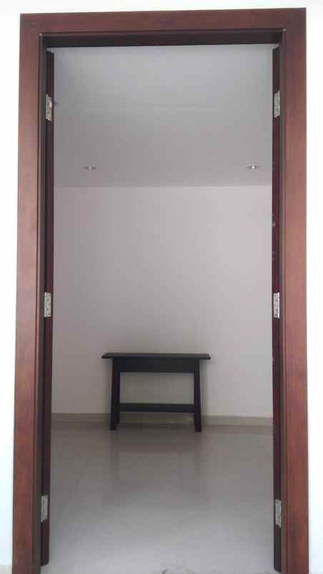 dijual rumah jalan raya puputan