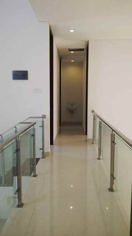 dijual rumah jalan raya puputan