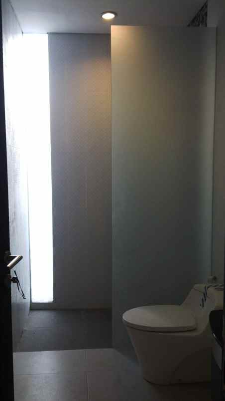 dijual rumah jalan raya puputan