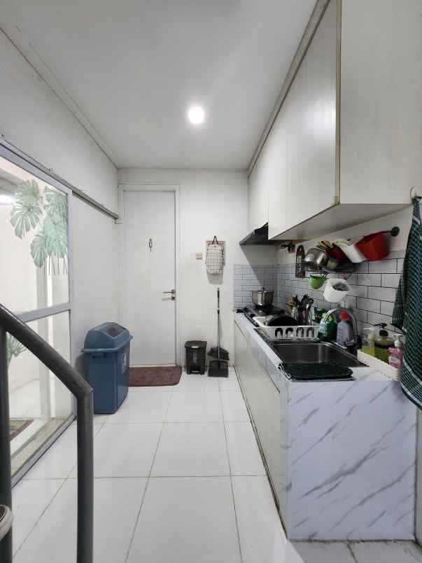 dijual rumah jalan raya rc veteran