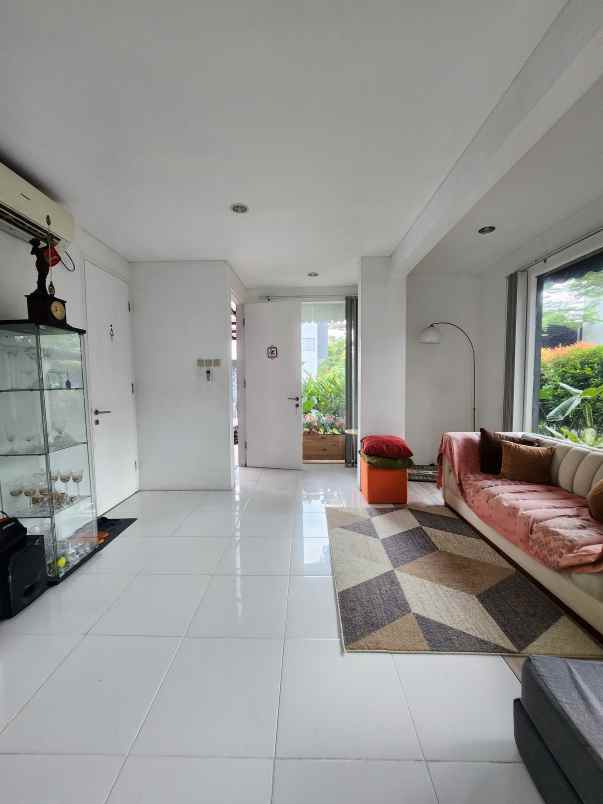 dijual rumah jalan raya rc veteran