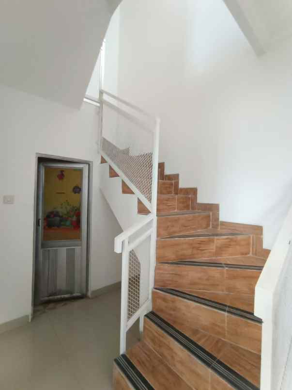 dijual rumah jalan raya sepatan mauk