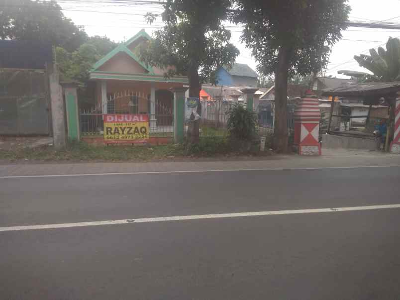 dijual rumah jalan raya surabanyak