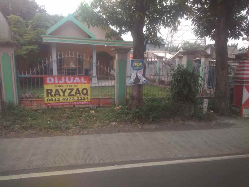dijual rumah jalan raya surabanyak