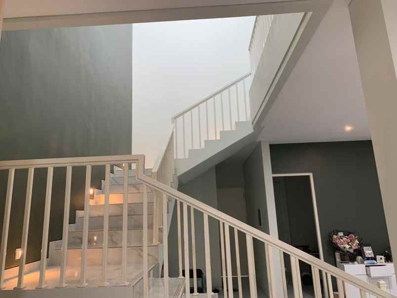 dijual rumah jalan rungkut harapan