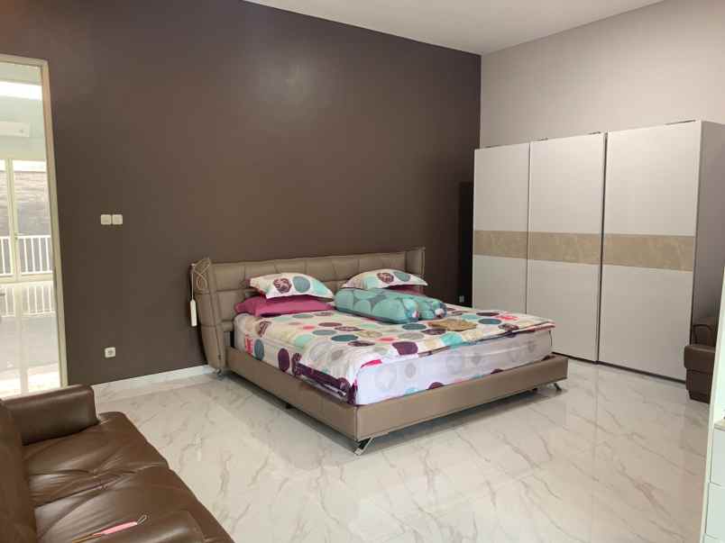 dijual rumah jalan rungkut harapan