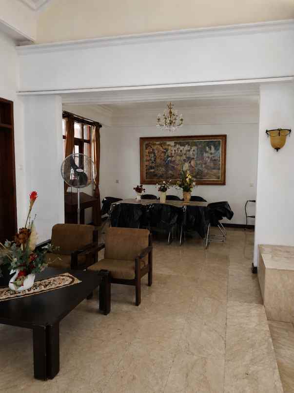 dijual rumah jalan tegal