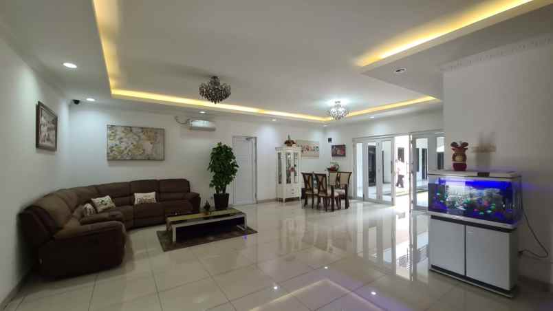 dijual rumah jatipadang