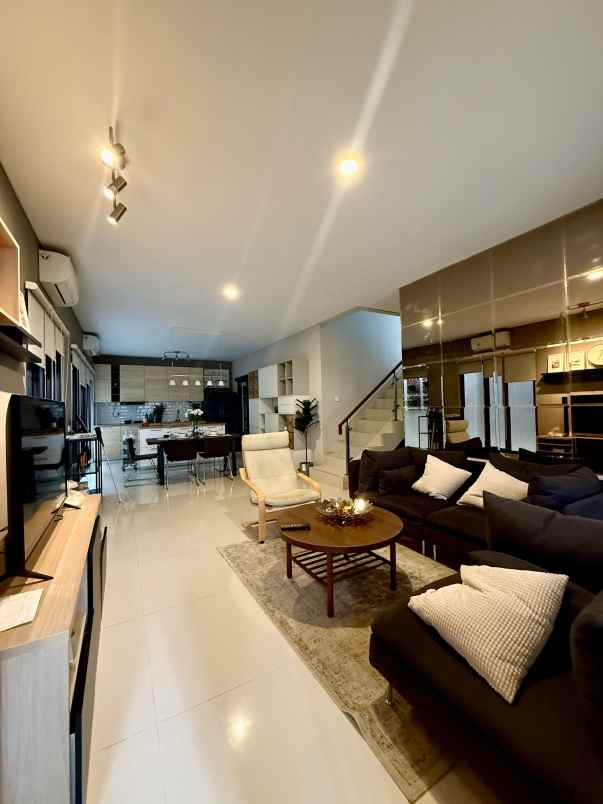 dijual rumah jatiwarna