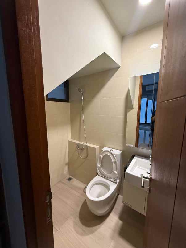 dijual rumah jatiwarna