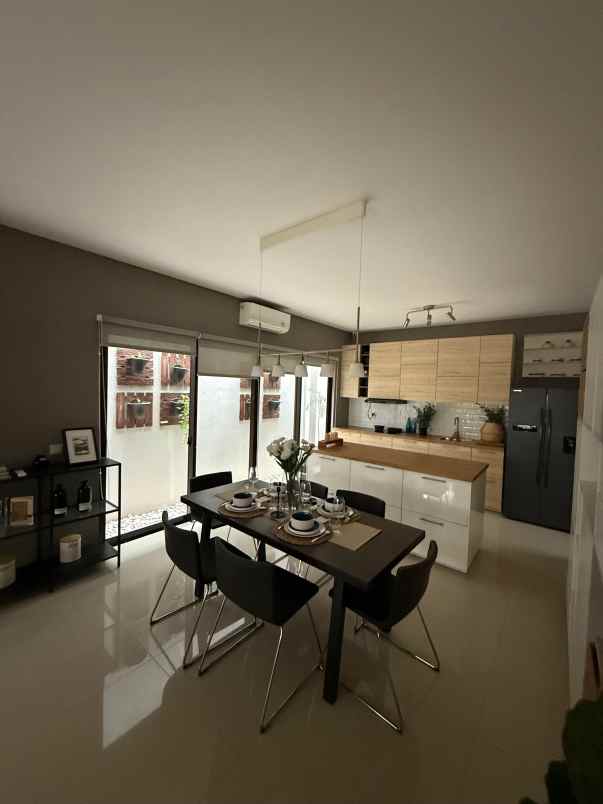 dijual rumah jatiwarna