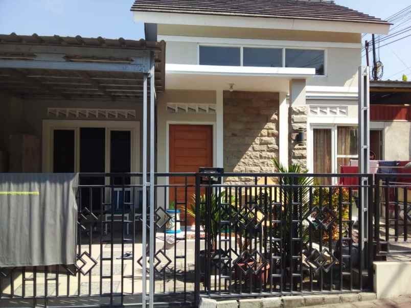 dijual rumah jipangan