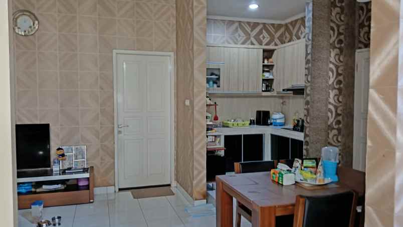 dijual rumah jl anggrek setiabudi karet