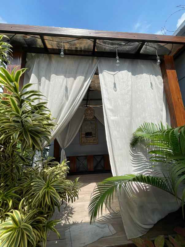 dijual rumah jl arcamanik
