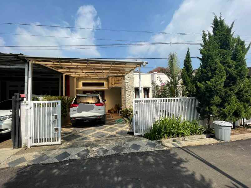 dijual rumah jl arcamanik