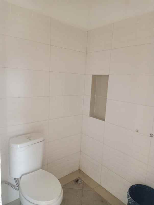 dijual rumah jl cahaya kemang permai