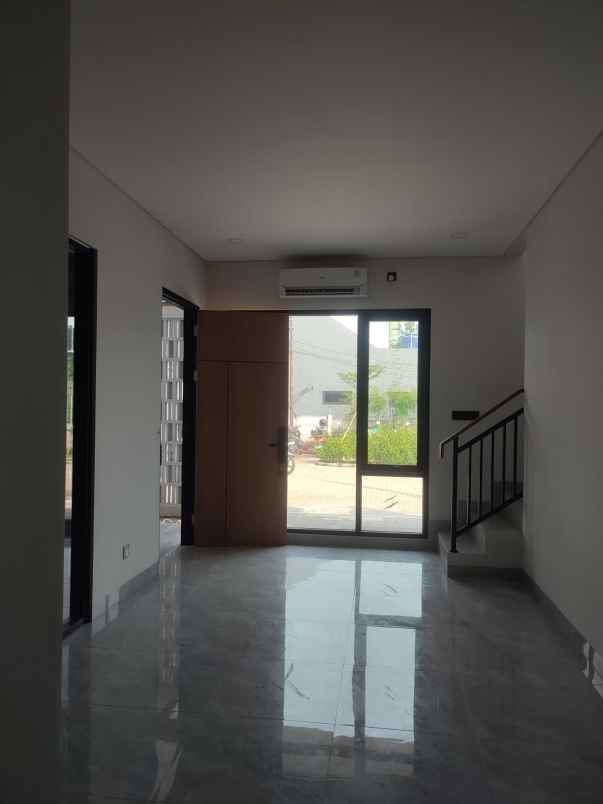 dijual rumah jl cipayung kec ciputat