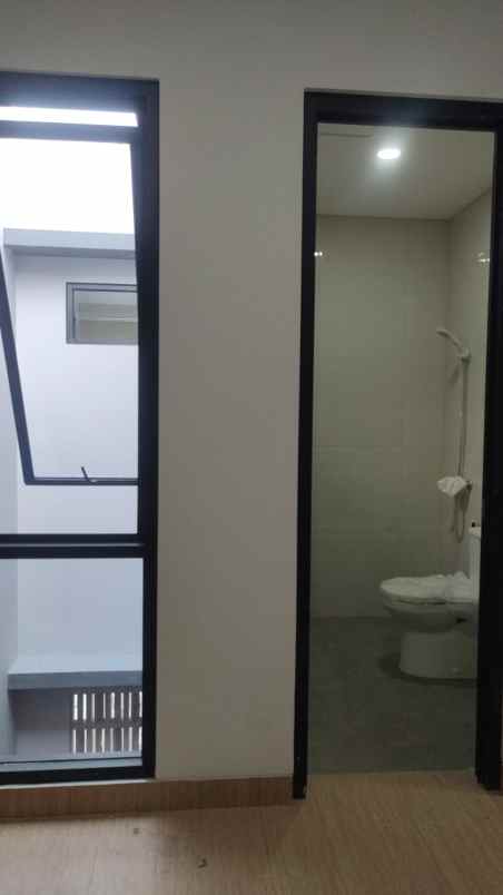 dijual rumah jl cipayung kec ciputat