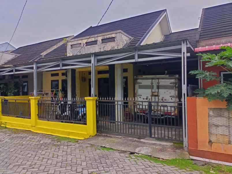 dijual rumah jl flamboyan 1 delima tampan