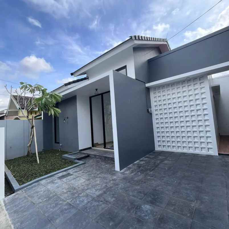 dijual rumah jl godean km 7