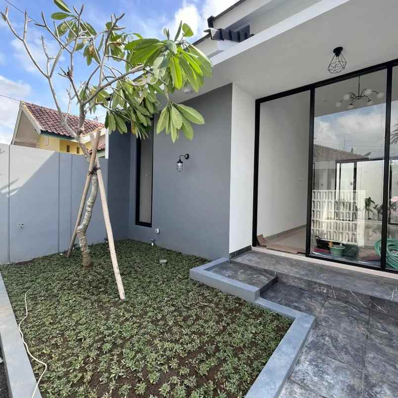 dijual rumah jl godean km 7