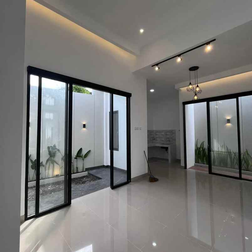 dijual rumah jl godean km 7