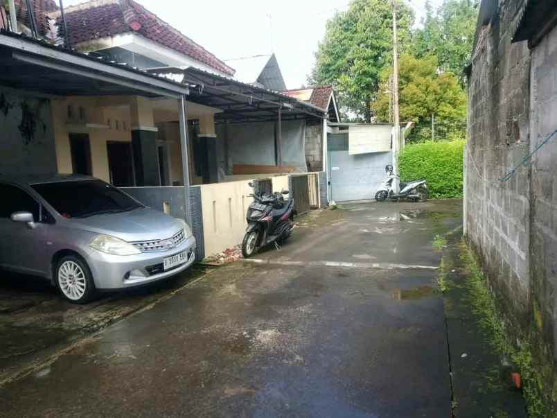 dijual rumah jl godean km 8