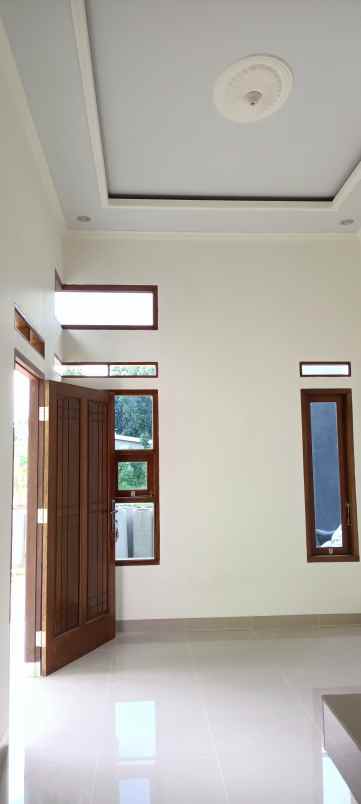 dijual rumah jl kantor desa susukan