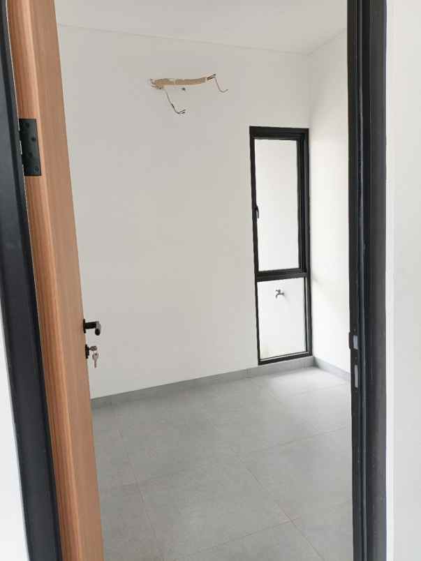 dijual rumah jl kh muchtar tabrani