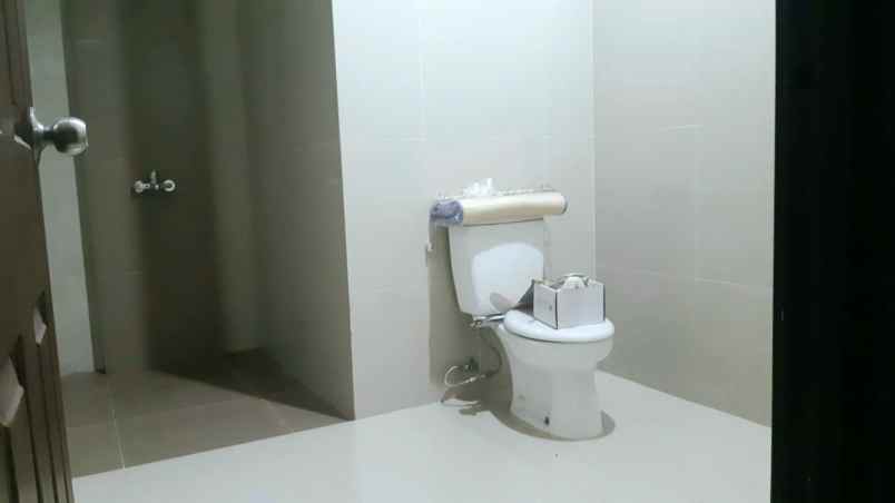 dijual rumah jl komp perum singgasana