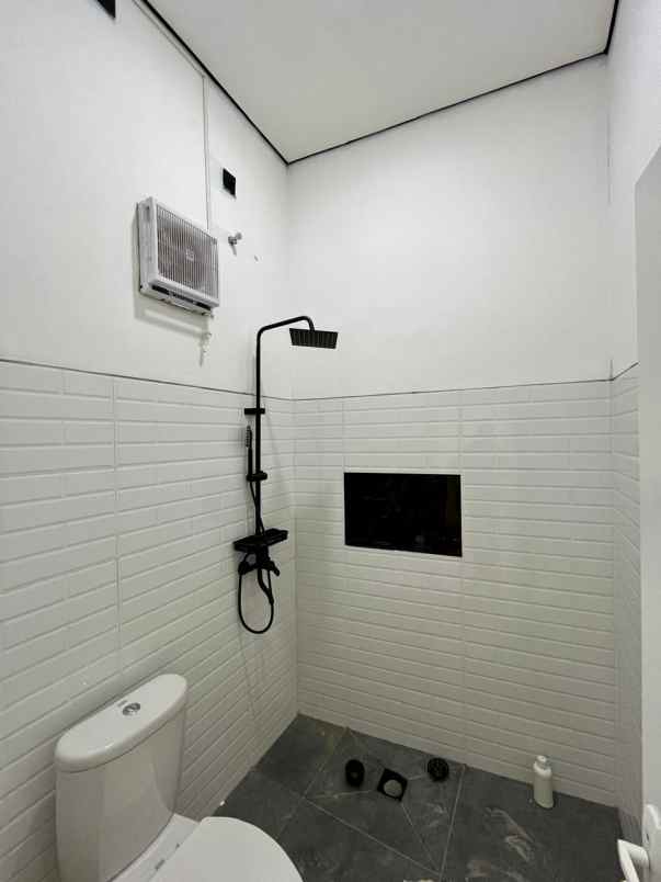 dijual rumah jl magelang km 10 tridadi