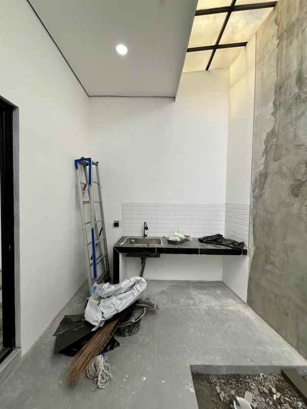 dijual rumah jl magelang km 10 tridadi