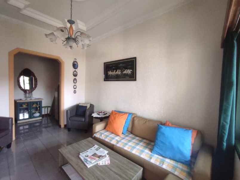 dijual rumah jl merkuri margahayu