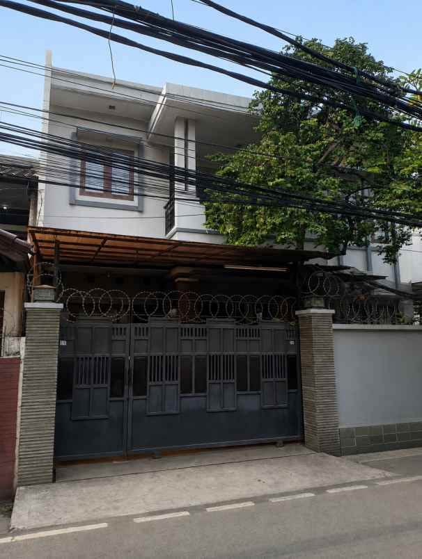 dijual rumah jl panti asuhan otista