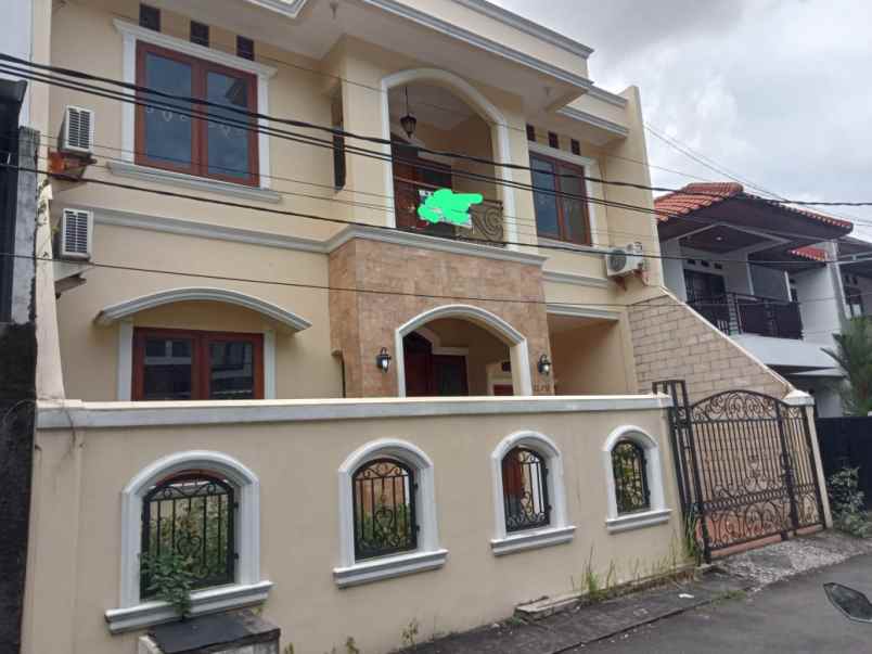 dijual rumah jl pondok kelapa raya