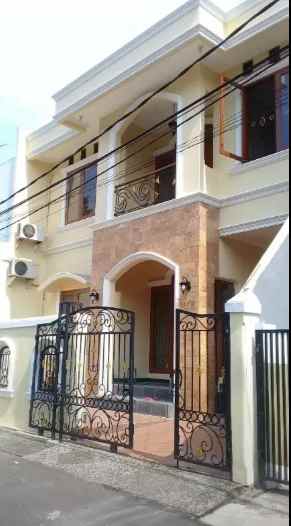 dijual rumah jl pondok kelapa raya