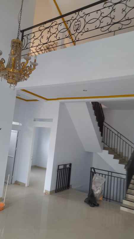 dijual rumah jl raya menjangan