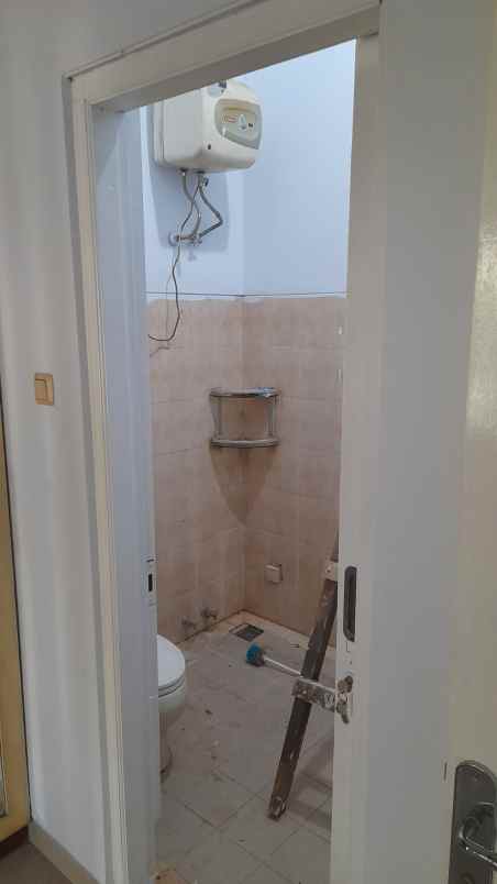 dijual rumah jl raya menjangan