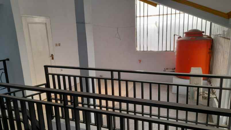 dijual rumah jl raya menjangan