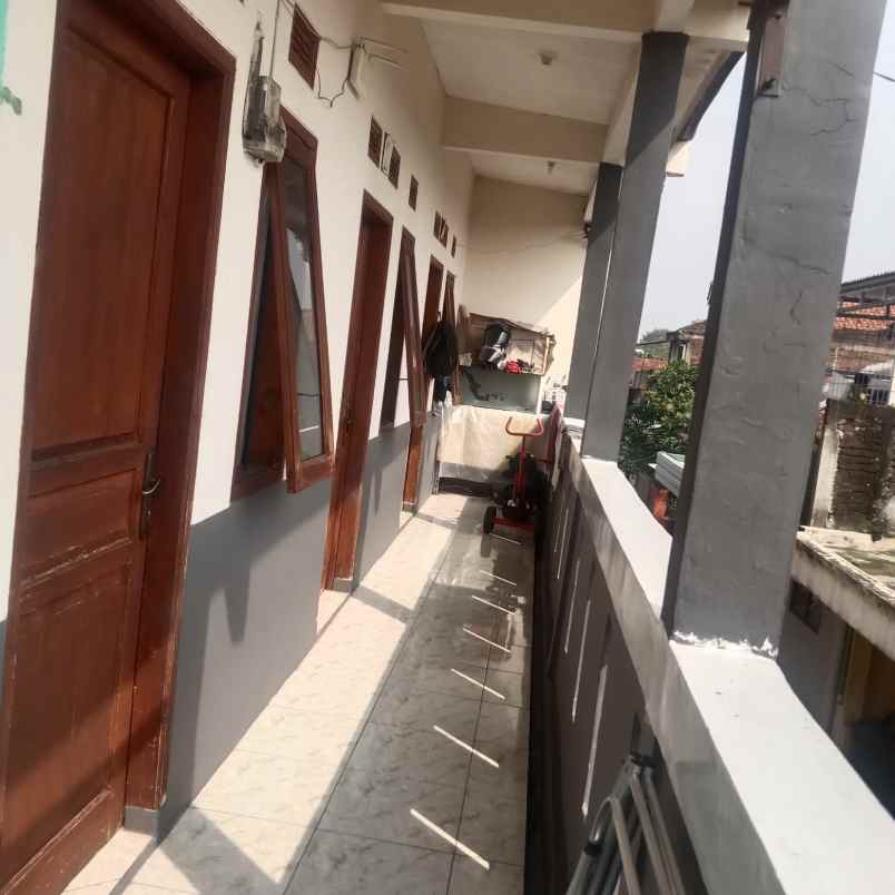 dijual rumah jl sariwates babakan sari