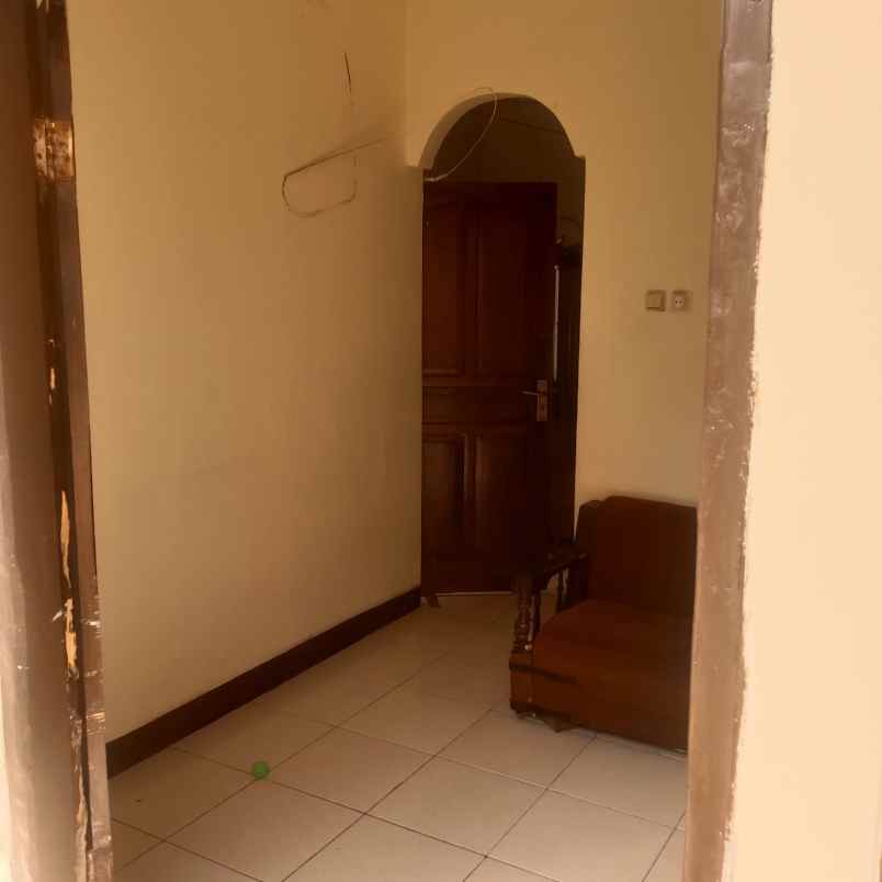 dijual rumah jl sariwates babakan sari