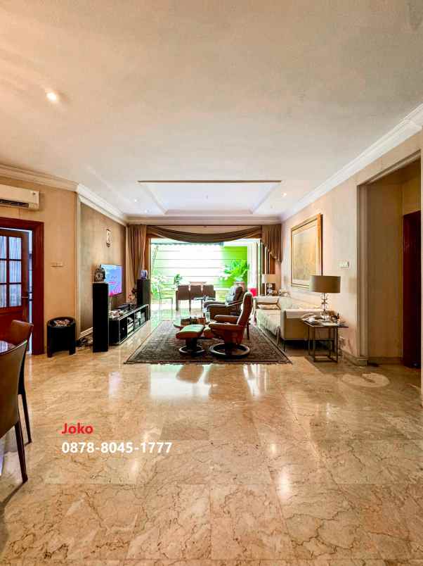 dijual rumah jl senopati