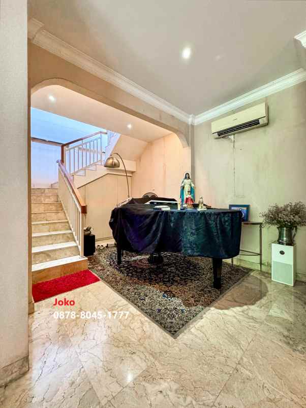 dijual rumah jl senopati