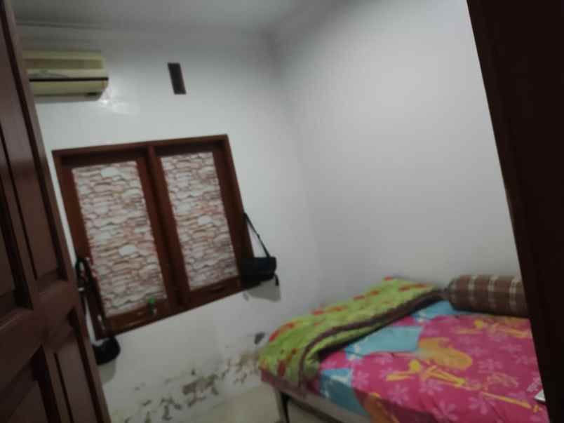 dijual rumah jl sindang sari antapani